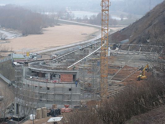 Amfiteatr
Budowa amfiteatru - sceny z życia na dzień 31.III.2006
