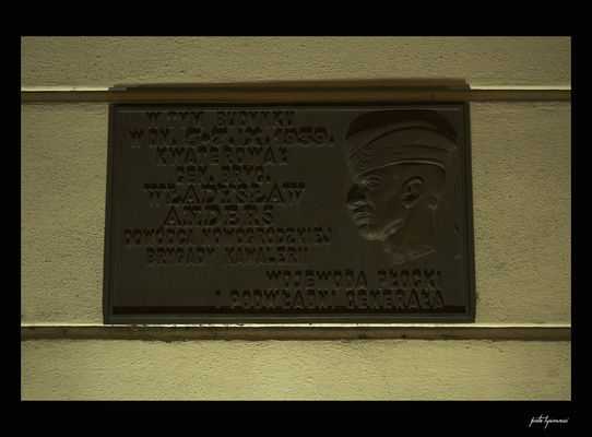 tablica pamiątkowa
tablica upamiętniająca pobyt gen. Andersa w Płocku ufundowana przez Wojewodę Płockiego i podwładnych generała
- Kamera Pruska przy ul. Kolegialnej -
