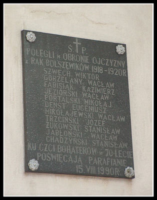  Kościół pw. św. Jadwigi w Starej Białej
Tablica pamiątkowa na kościele w Starej Białej  poświęcona poległym w wojnie Polsko - Bolszewickiej
