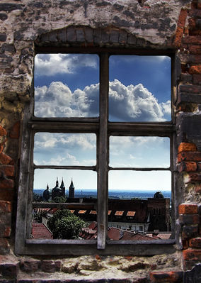 Stare Miasto przez stare okno
-eksperyment-
