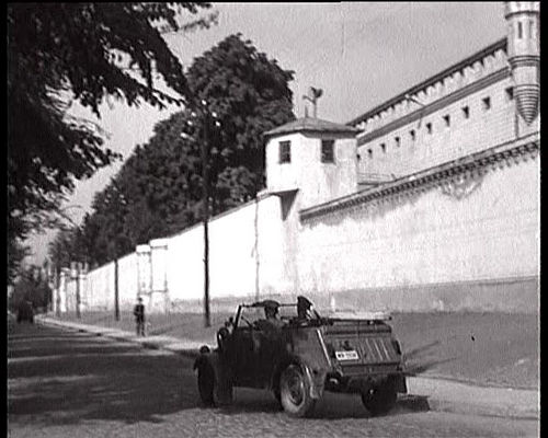 Kadr z serialu "Stawka większa niż życie" odc. pt. Żelazny Krzyż (1968)
Budynek więzienia przy ul. Sienkiewicza
