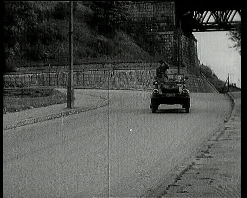 Kadr z serialu "Stawka większa niż życie" odc. pt. Ściśle tajne (1968)
ul. Mostowa
