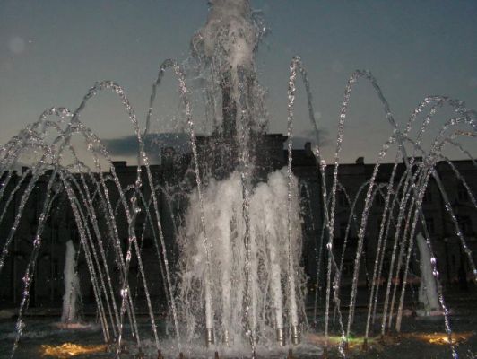 Fontanna "Afrodyta"
Fontanna "Afrodyta" o zmierzchu
Słowa kluczowe: Fontanna Afrodyta