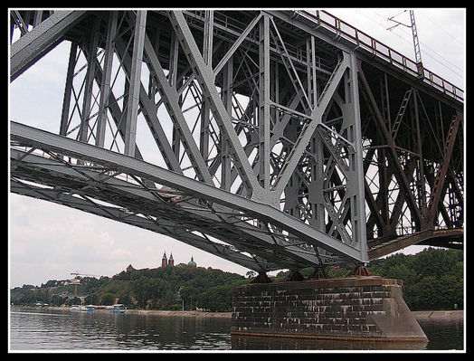 Most - weteran podczas remontu
