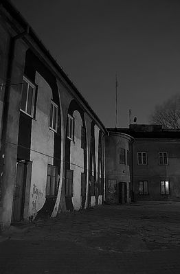 Podwórko
ul. Tumska 9
