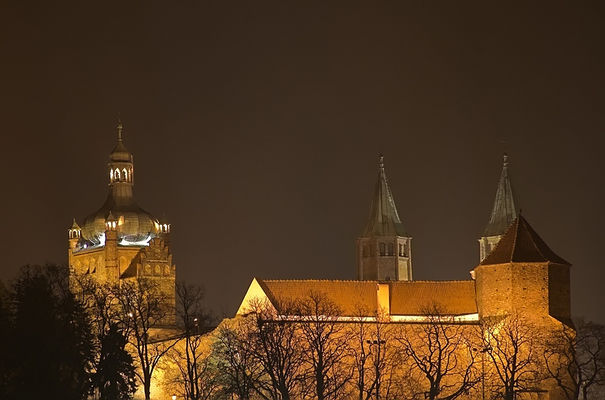 Zamek Książąt Mazowieckich
...w tle wieże Katedry...
