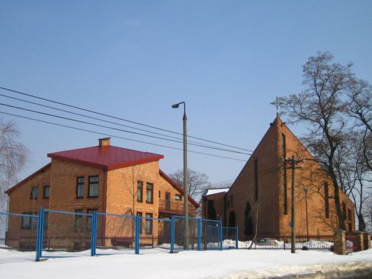 Ciechomice zimą
Kościół w Ciechomicach
