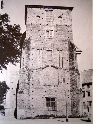 Wieża gotycka
dawna kolegiata św. Michała z XV wieku 
