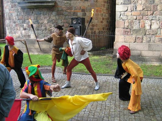 kuglarze
Słowa kluczowe: dhp06 kuglarze teatr sztuka Jaca Jacek zamek katedra