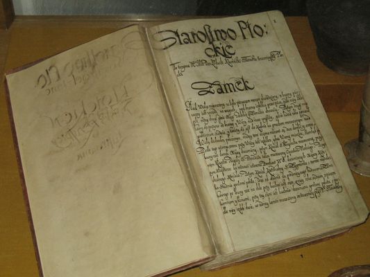 Księga
wystawa w Muzeum Mazowieckim
Słowa kluczowe: ksiega książki muzeum zamek Jaca Jacek