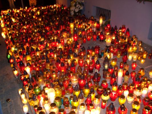 lampki przy pałacu Biskupim
Po smierci Jana Pawła II
