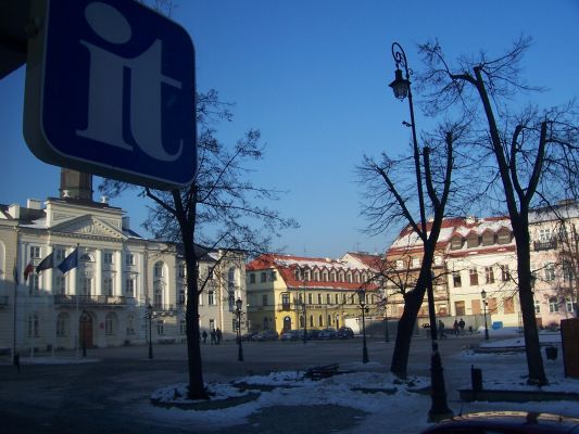 Stary Rynek zimą
widok z okien Informacji Turystycznej 

