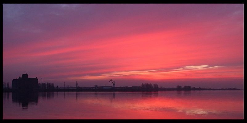 Czerwone niebo nad Wisłą
