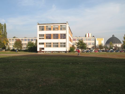 Gimnazjum nr 5 im. Zygmunta Padlewskiego - dawniej Szkoła Podstawowa nr 10
Uwaga: Duży plik (ok. 3 MB)
