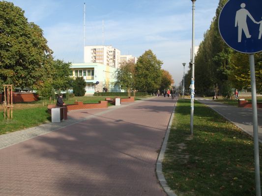 Tysiąclecia - al.Spacerowa od strony al.Kobylińskiego
Uwaga: Duży plik (ok. 3 MB)
