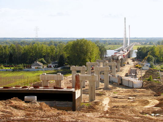 Budowa dróg dojazdowych do nowego mostu
Wrzesień 2006
