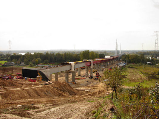 Budowa dróg dojazdowych do nowego mostu
Październik 2006
