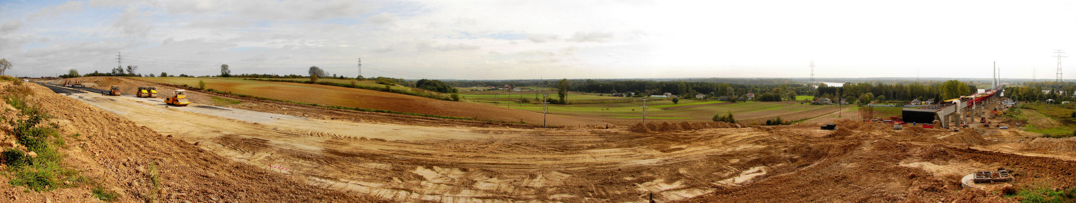 Budowa dróg dojazdowych do nowego mostu
Panorama

Październik 2006
