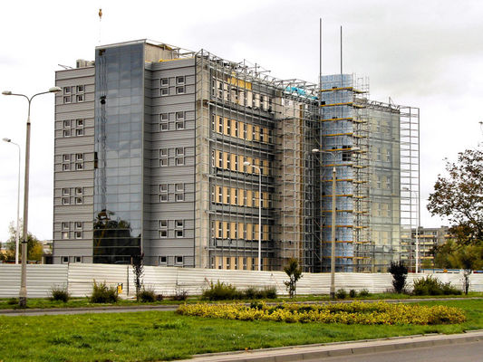 Biurowiec PERN
Trwa montaż "niewidzialnej" elewacji
