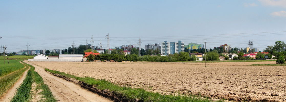 Widok z Międzytorza
Od lewej - strażnica JRG, osiedle Trzysta, osiedle Amabudu, wieżowiec Boro, tzw. Szafa, biurowiec PERN, Lidl
