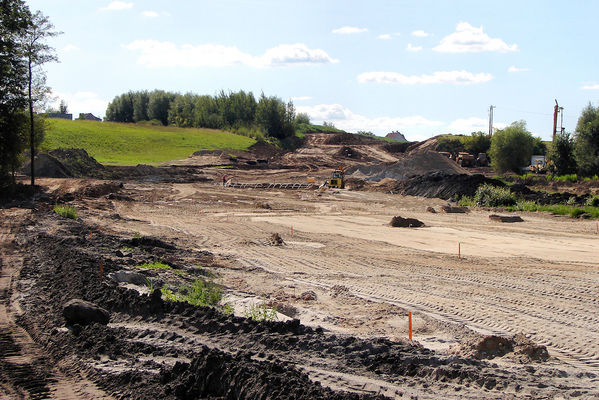 Budowa IV odcinka dróg dojazdowych do nowego mostu
Podjazd na skarpę w Ciechomicach
