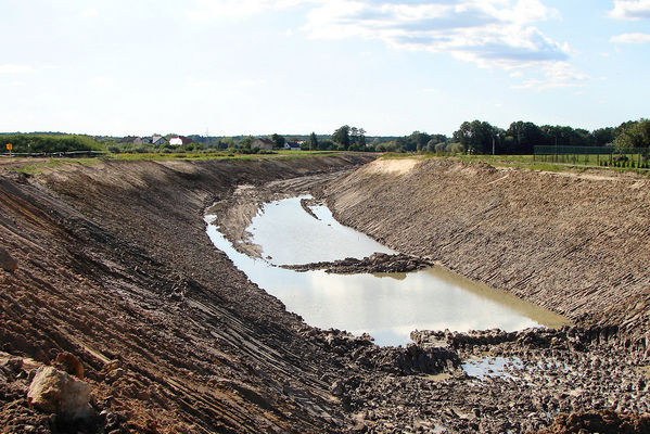 Budowa IV odcinka dróg dojazdowych do nowego mostu
Widok z przyszłego wiaduktu na ul. Ciechomickiej w kierunku południowym
