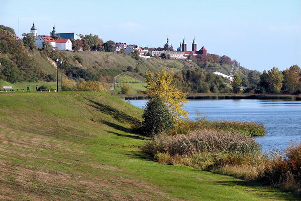 Sobótka i widok na Wzgórze Tumskie
