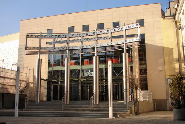 Nove Kino Przedwiośnie
