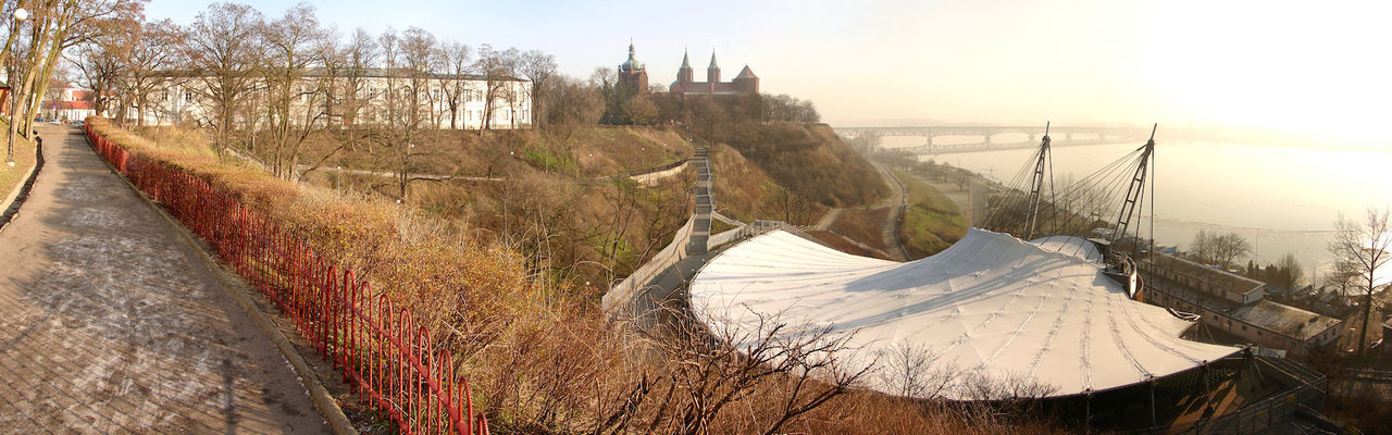 Park na Tumach
Widok z korony skarpy na Katedrę i amfiteatr
