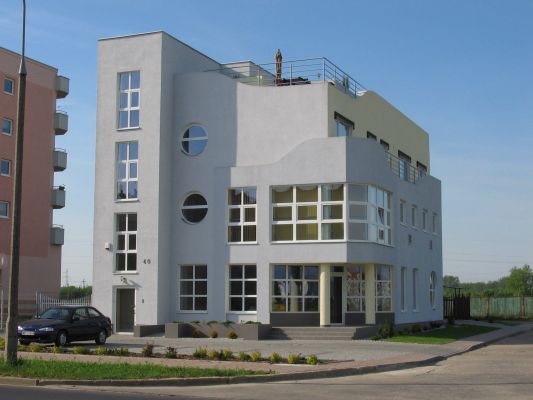 Budynek przy al. Armii Krajowej
