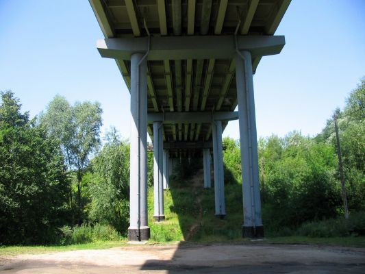 Wiadukt ul. Łukasiewicza od dołu
