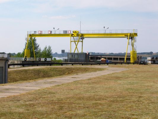 Stocznia rzeczna - śluza
