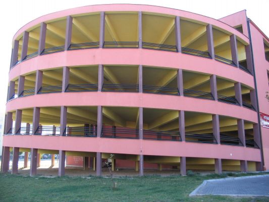 Garaż wielopoziomowy przy al. Jana Pawła II
