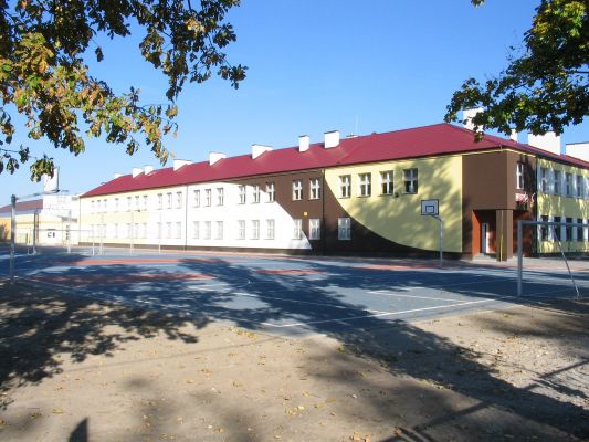 Szkoła i hala sportowa przy ul. Korczaka
