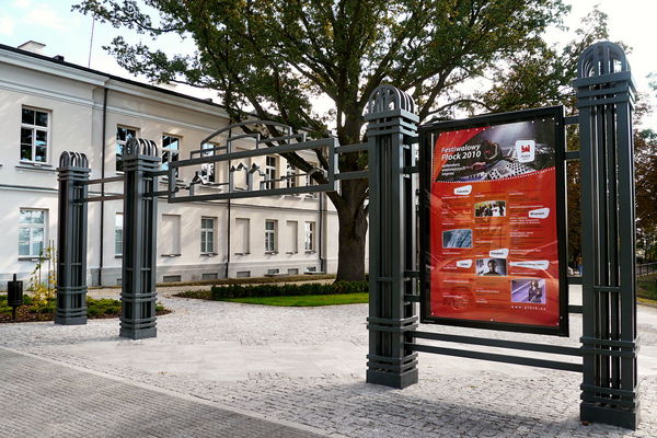 Wejście do parku na Tumach od strony ul. Teatralnej
