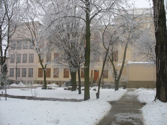 Lo im W. Jagiełły
widok od strony boiska
