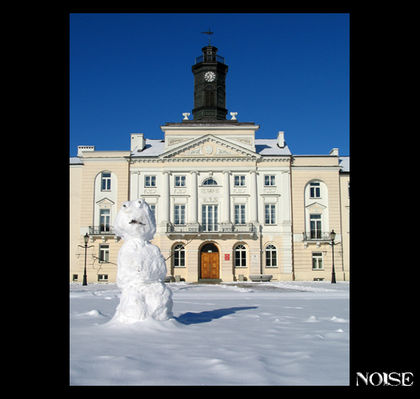 Bałwan
Słowa kluczowe: ratusz bałwan starówka urząd