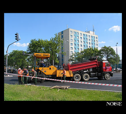 Wymiana nawierzchni drogowej - skrzyżowanie ulic: Jachowicza i Bielskiej
przerwa na papierosa ;)
