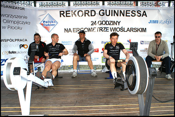 Próba ustanowienia rekordu Guinness'a na ergometrze wioślarskim.
23 godzina 13 minut i 36 sekund
