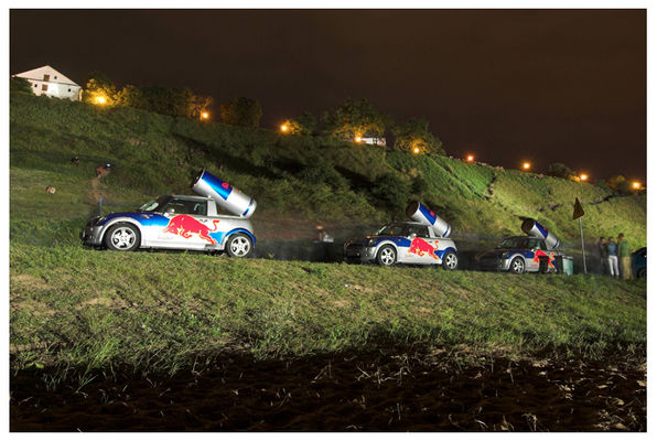 Audioriver 2007
detale dwudniowej fiesty, największego koncertu muzyki elektronicznej w Polsce. Reklama napoju energetyzującego "dojającego skrzydeł".
