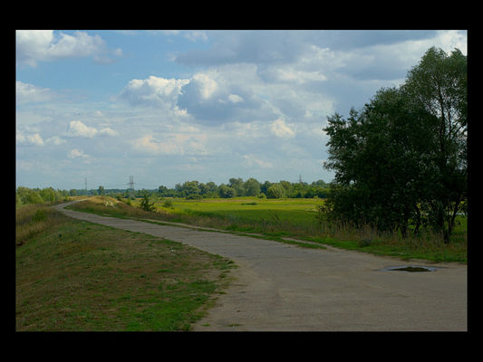 Wał przeciwpowodziowy - Radziwie
