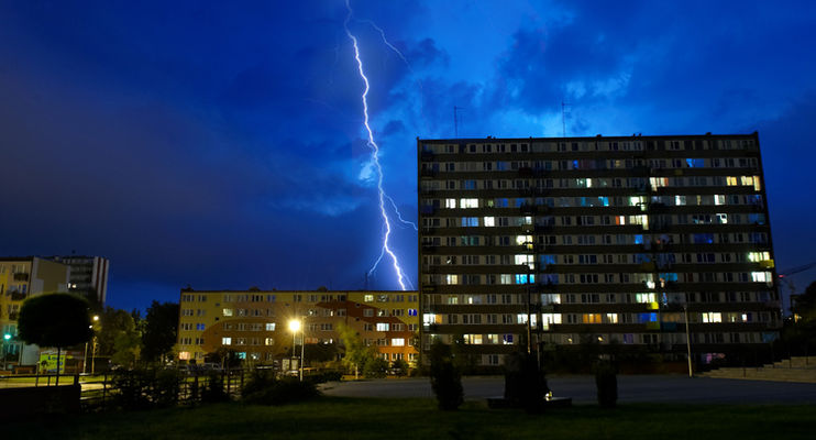 piękne wyładowanie atmosferyczne nad Wielką Płytą
