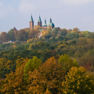 Wzgórze Tumskie jesienią.
