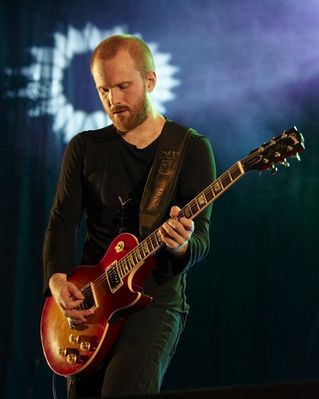 Płock Cover Festiwal
THERION - Bestia nawiedziła Płock pozostawiając za sobą zgliszcza, rumowisko i skopane dupska. Żądna krwi i wygłodniała jak nigdy zagrała na festiwalu.
