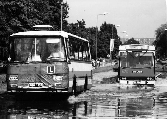 ul. 1000-lecia po ulewnym deszczu.
