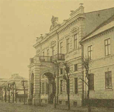 Kasyno oficerskie 46 Pierejesławskiego pułku dragonów. (1898)
ul. Kolegialna - zdjęcie z archiwum cyfrowego Jana Walusia.

Słowa kluczowe: kolegialna kasyno pułk dragon