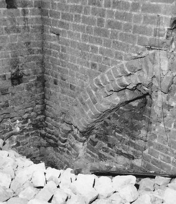 Wykopaliska
Zbiory Wojewódzkiego Konserwatora Zabytków w Warszawie o. Płock

'Płock w starej fotografii (po roku 1945)' - [url=http://historia.e-plock.pl/po1945/galeria.html]http://historia.e-plock.pl/po1945/galeria.html[/url]
Słowa kluczowe: Wykopaliska