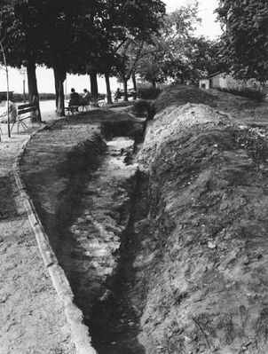 Wykopaliska
Zbiory Wojewódzkiego Konserwatora Zabytków w Warszawie o. Płock

'Płock w starej fotografii (po roku 1945)' - [url=http://historia.e-plock.pl/po1945/galeria.html]http://historia.e-plock.pl/po1945/galeria.html[/url]
Słowa kluczowe: Wykopaliska