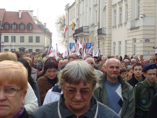 Ofiarom katastrofy w Smoleńsku 
Marsz milczenia

15.04.2010

Słowa kluczowe: Marsz milczenia