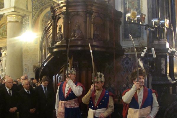 Ofiarom katastrofy w Smoleńsku 
w katedrze
15.04.2010
Słowa kluczowe: Ofiarom katastrofy 